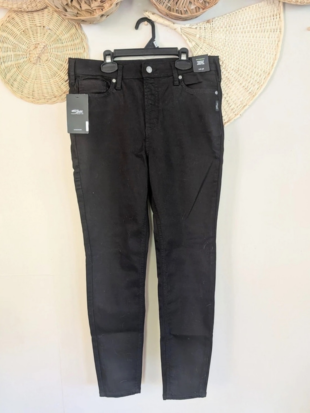 NWT Silver Jeans Co Infinite Fit High Rise Skinny Black Denim
